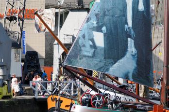 Turfschip de Annigje in de museumhaven