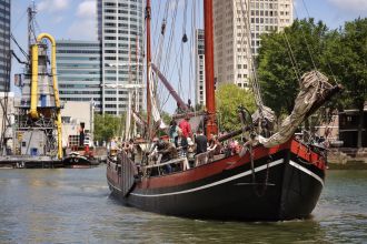 Rijnaak Helena in de museumhaven