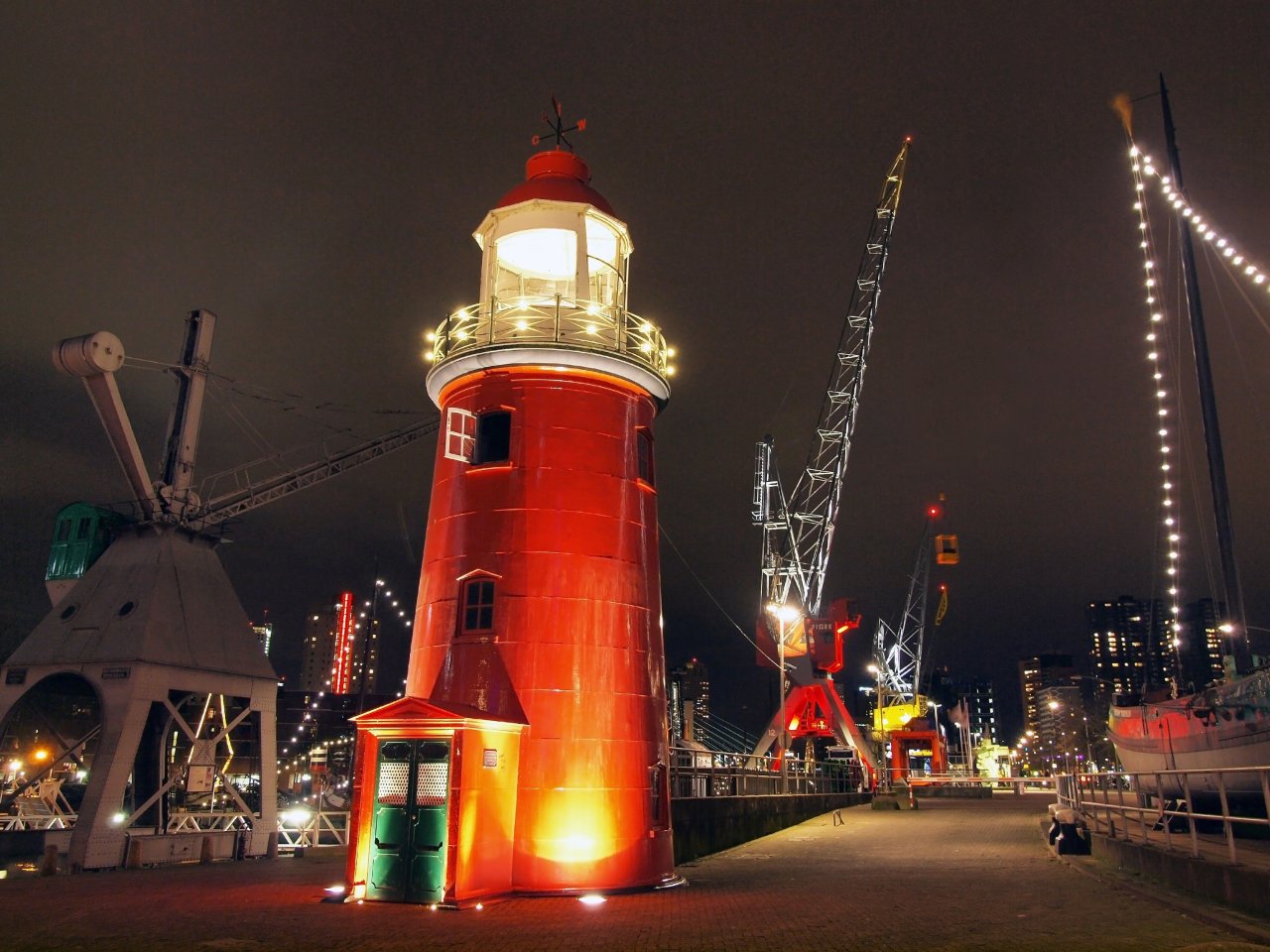 Vuurtoren het Lage Licht in de museumhaven