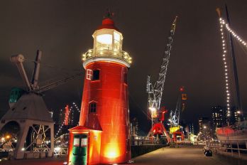 Vuurtoren het Lage Licht in de museumhaven