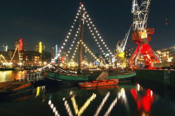 Een verlichte museumhaven