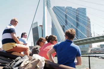 Rondvaart met de Helena op de NIuewe Maas