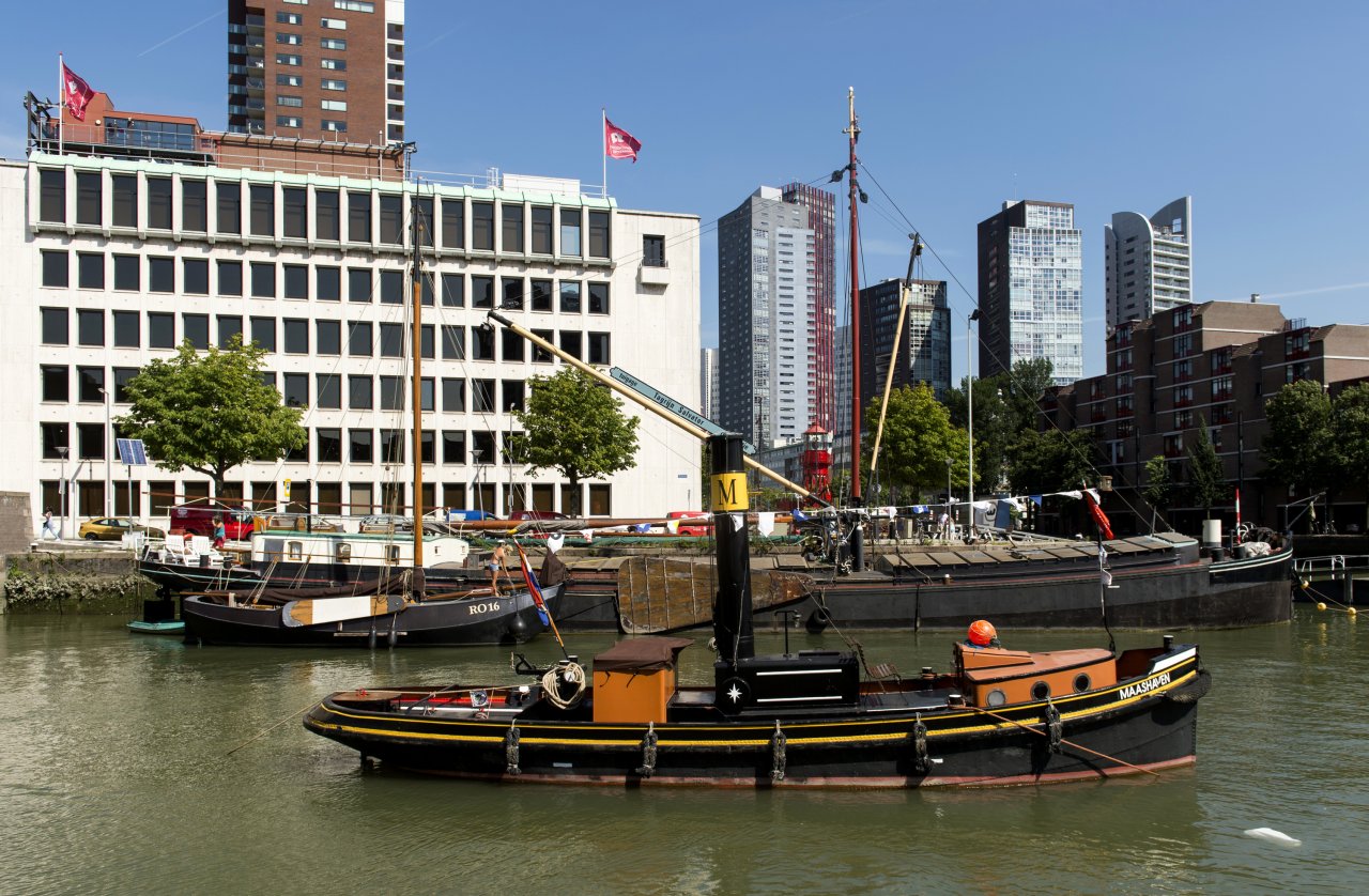 Sleepboot Maashaven in de museumhaven