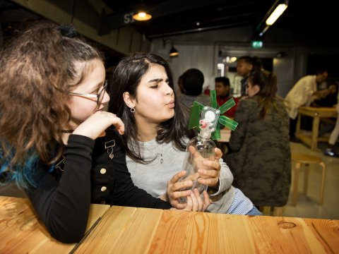 Techniekeducatie aan boord van de Geertruida