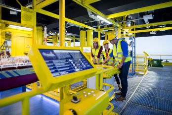 Bezoekers op zoek naar nieuwe energie in de Offshore Experience