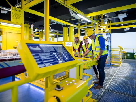 Bezoekers op zoek naar nieuwe energie in de Offshore Experience