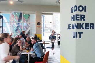 Geniet van iets lekkers in museumcaf'é Het Lage Licht