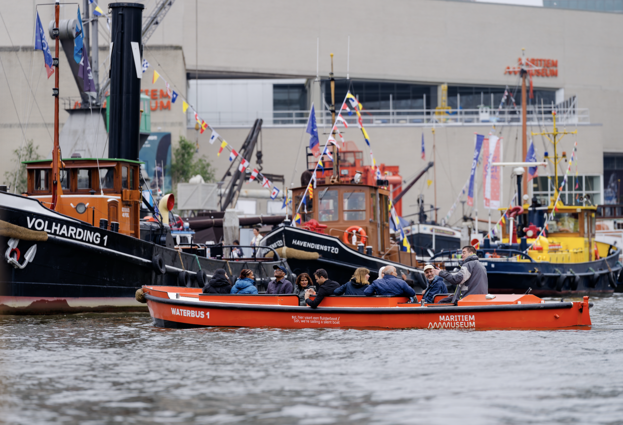 Rondvaart door het Maritiem District met Stadsgraanzuiger 19 in de herfstvakantie