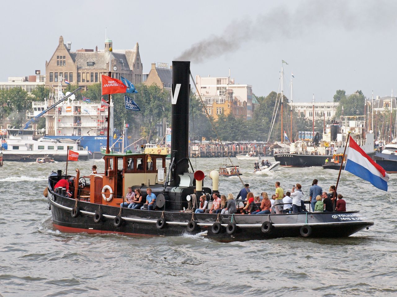 Rondvaart met de stoomsleepboot Volharding 1