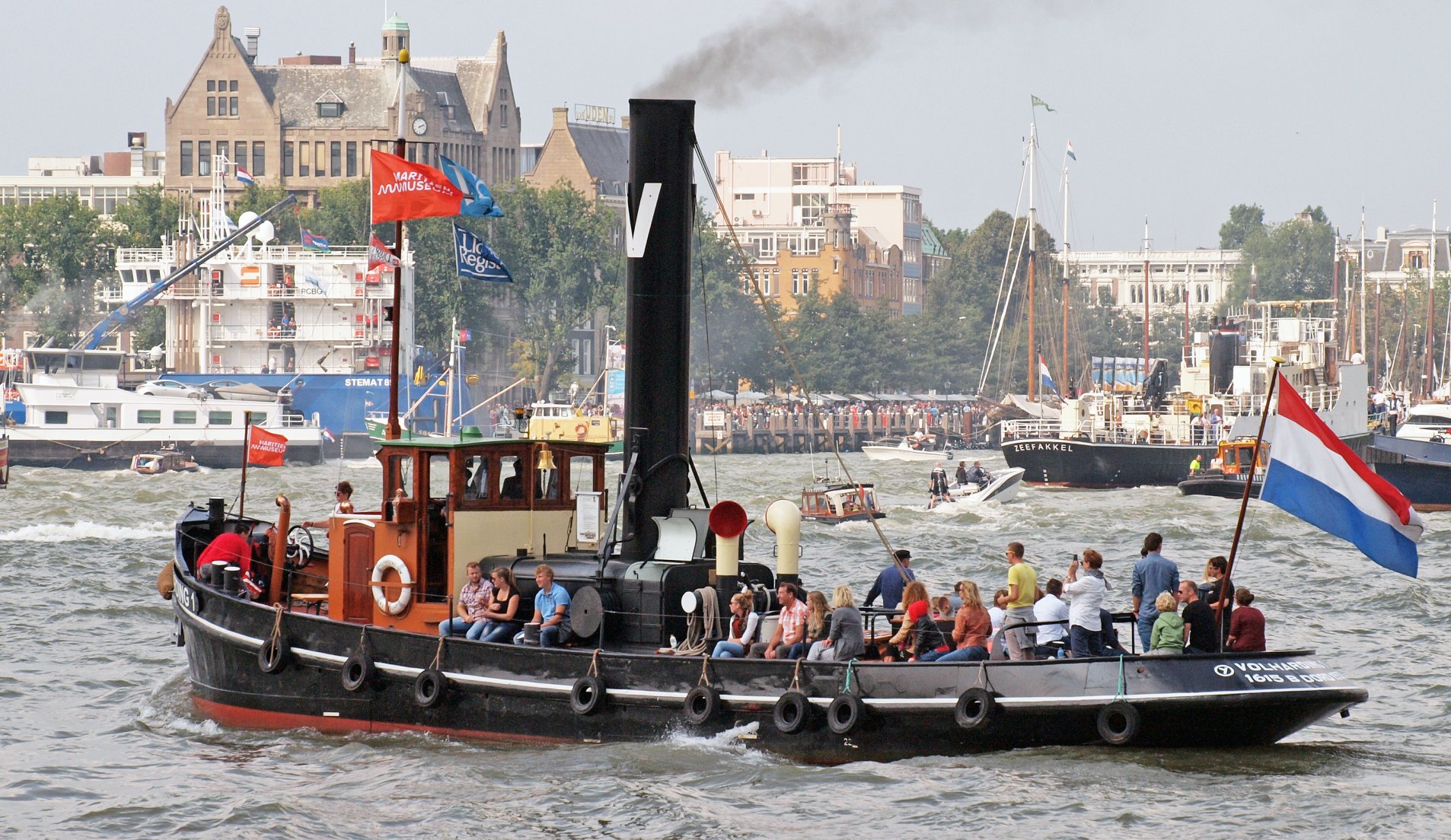 Rondvaart met de stoomsleepboot Volharding 1
