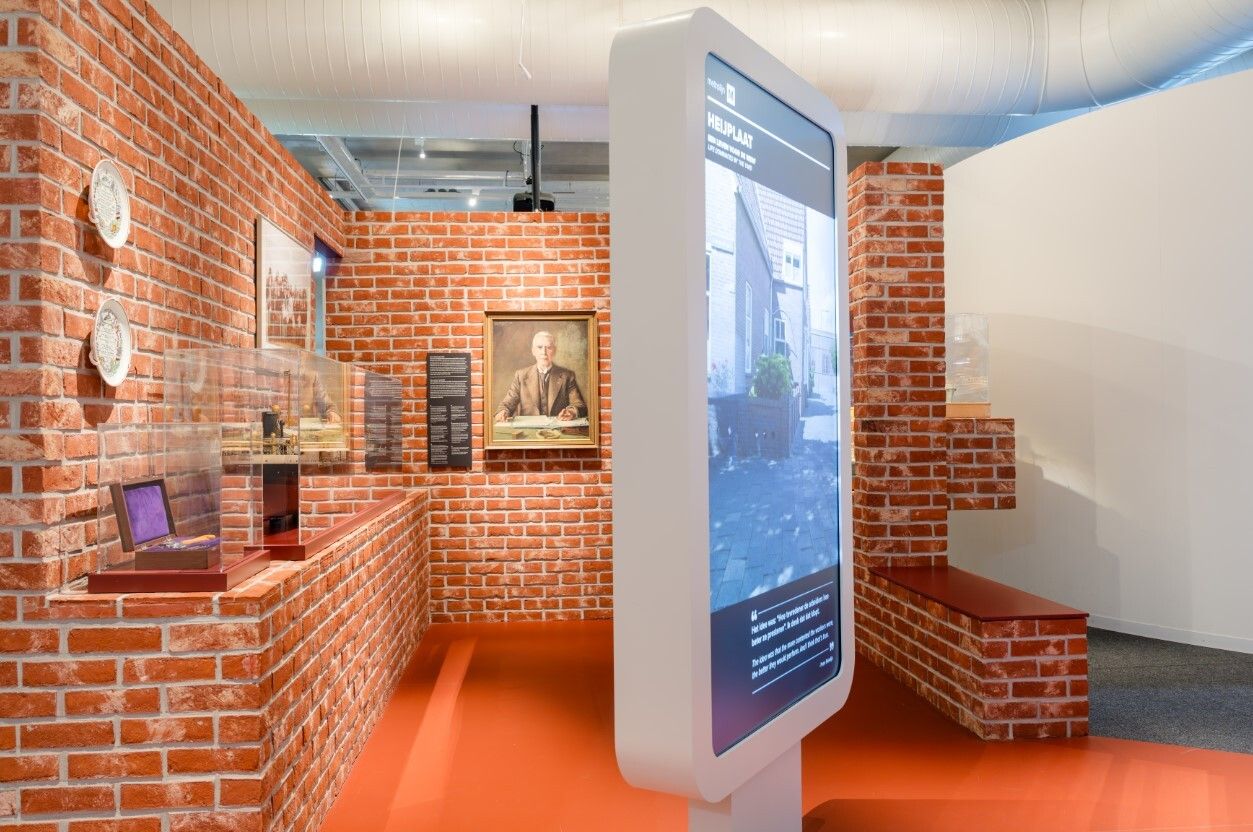 Buitenzicht op Station Horizon in Heijplaat, een themalocatie van het Maritiem Museum Rotterdam, gefotografeerd door Marco de Swart.